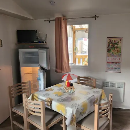 캠프장 Mobil 6 Personnes